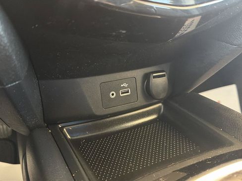 Used 2019 Nissan Rogue S w/ Special Edition Package FWD image 21