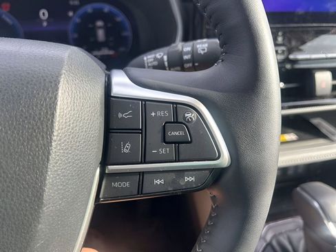 Used 2023 Toyota Highlander Platinum image 27