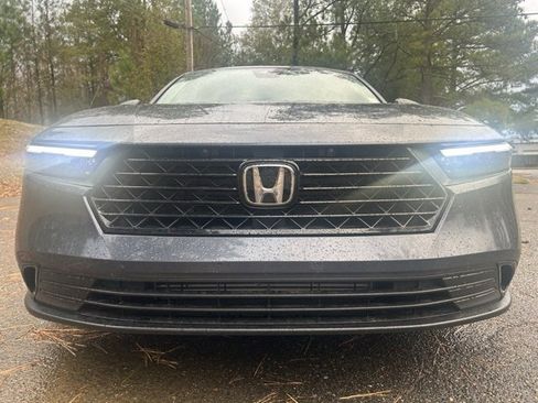 Used 2025 Honda Accord SE image 11