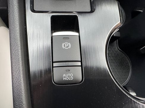 Used 2024 Nissan Rogue SV w/ SV Premium Package image 31