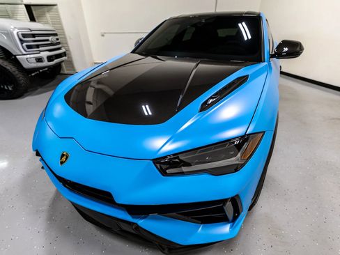 Used 2023 Lamborghini Urus Performante AWD/4WD image 7