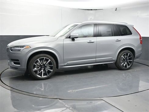 New 2025 Volvo XC90 B5 Plus w/ Protection Package Premier image 4