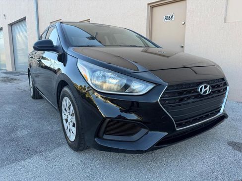 Used 2019 Hyundai Accent SE FWD image 11