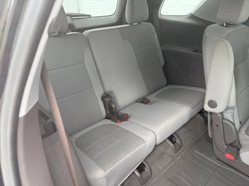 Used 2021 Chevrolet Traverse LT FWD image 11