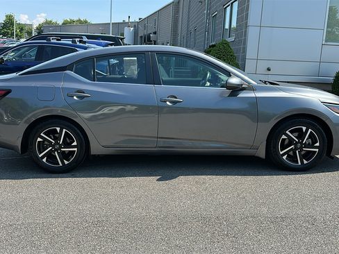 Used 2024 Nissan Sentra SV FWD image 27