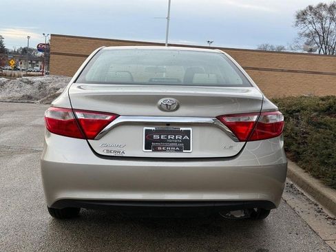 Used 2017 Toyota Camry LE image 4