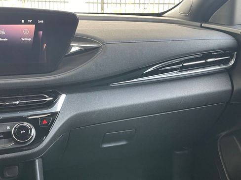 Used 2025 Buick Envista Sport Touring image 35