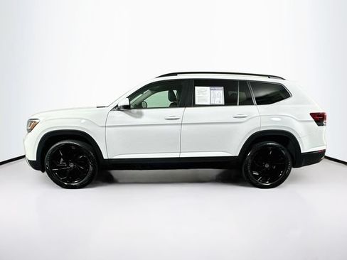 Certified 2023 Volkswagen Atlas SE w/ Black Wheel Package AWD/4WD image 5