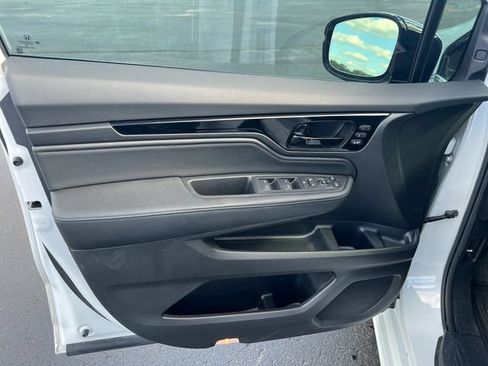 Used 2025 Honda Odyssey Elite image 11