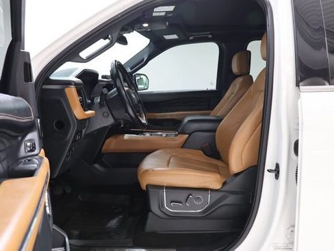 Used 2023 Ford Expedition Platinum AWD/4WD image 17