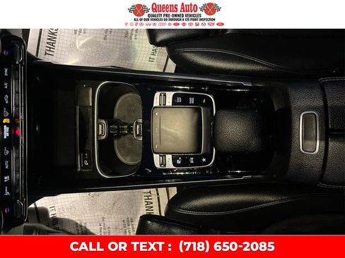 Used 2020 Mercedes-Benz GLB 250 4MATIC w/ Premium Package image 16