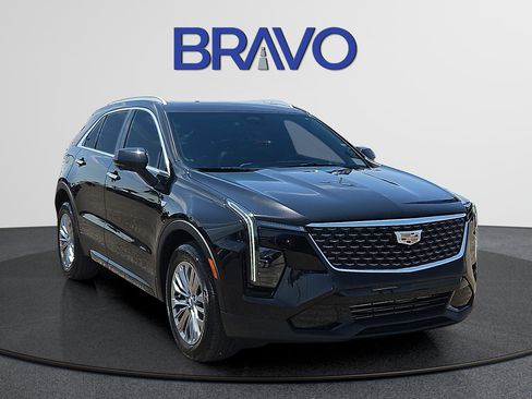 Used 2025 Cadillac XT4 Premium Luxury w/ Technology Package FWD image 6