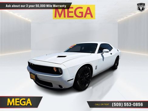 Used 2021 Dodge Challenger SXT w/ Driver Convenience Group RWD image 1