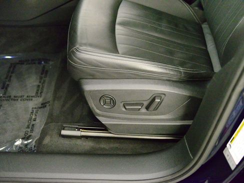 Certified 2021 Audi e-tron Premium image 26