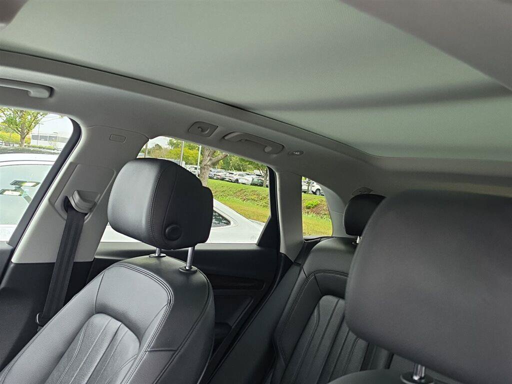 Used 2020 Audi Q5 2.0T Premium Plus w/ Premium Plus Package AWD/4WD image 10