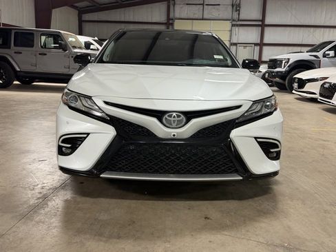 Used 2019 Toyota Camry XSE image 2