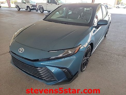 Used 2025 Toyota Camry SE FWD image 2