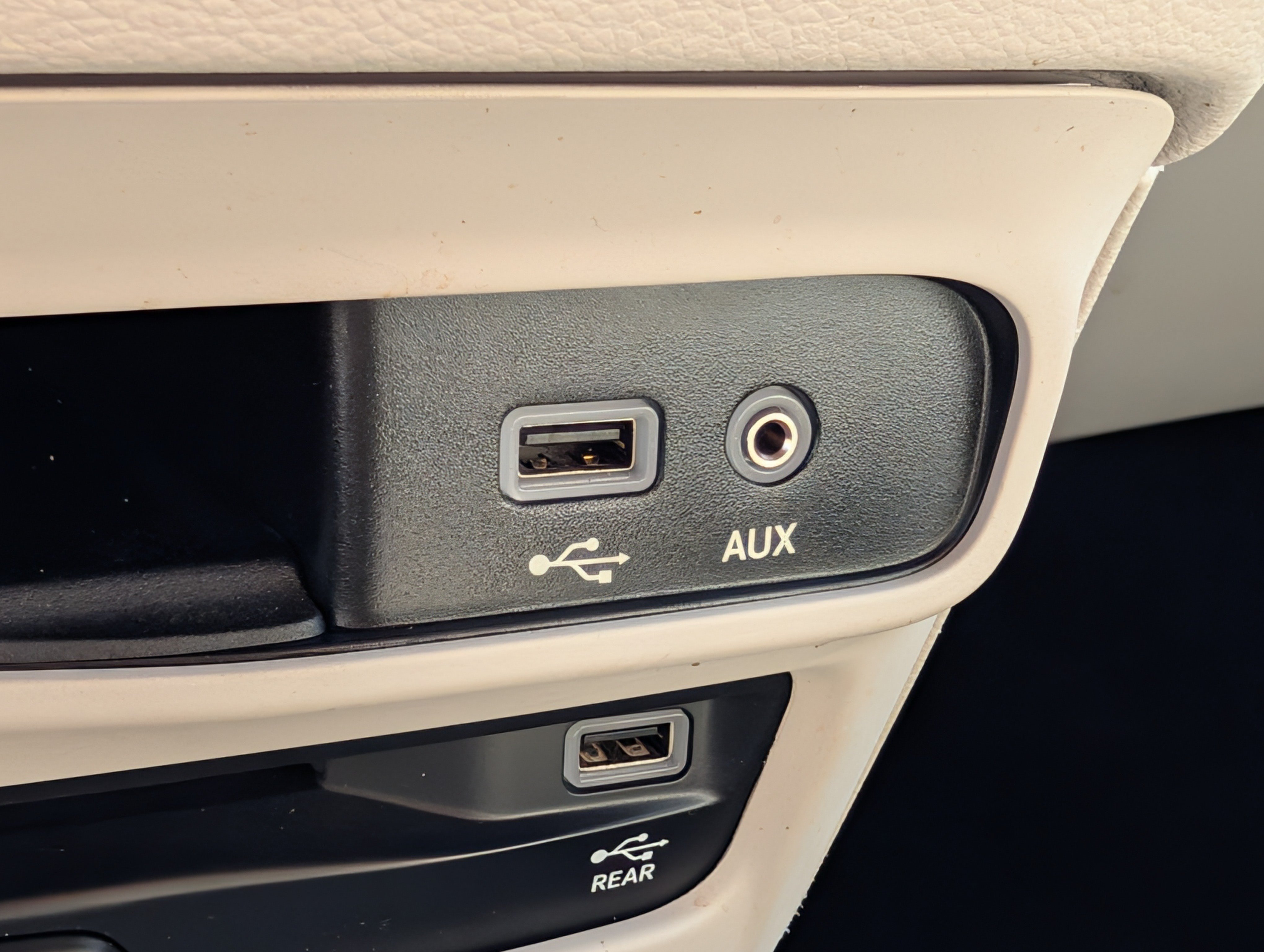 Used 2020 Chrysler Pacifica Touring-L Plus FWD image 33