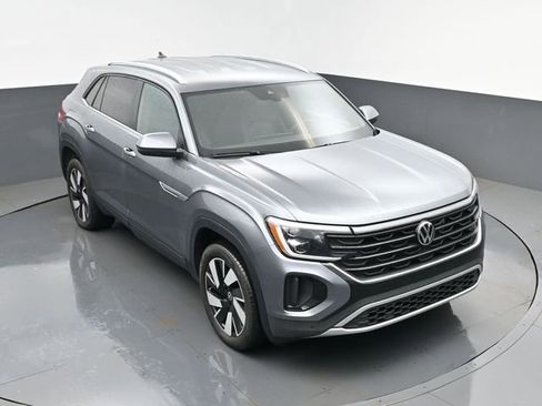 Used 2025 Volkswagen Atlas Cross Sport SE image 20