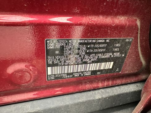Used 2021 Toyota RAV4 LE AWD/4WD image 26