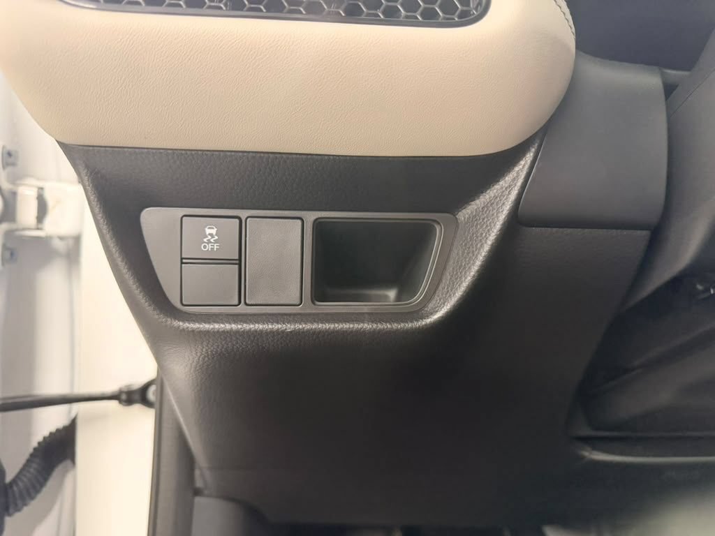 Certified 2025 Honda HR-V LX image 28