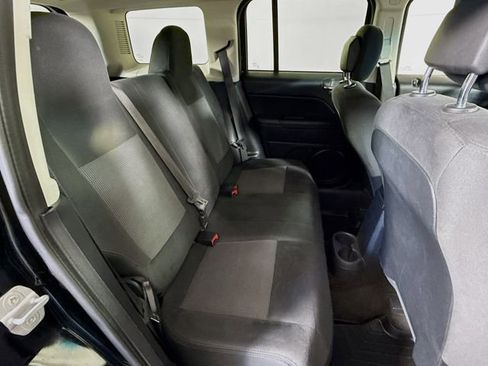Used 2015 Jeep Patriot Latitude FWD image 27