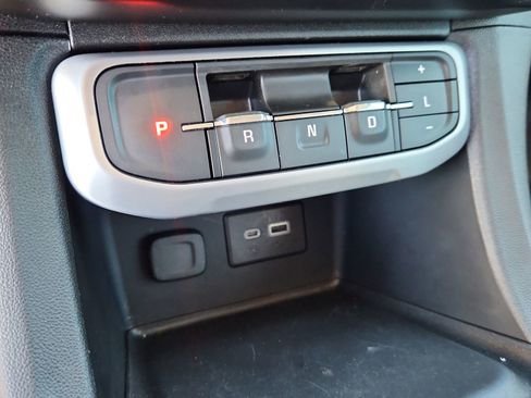 Used 2020 GMC Acadia SLE image 21