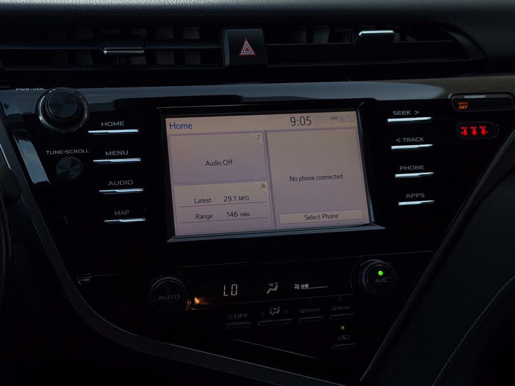 Used 2019 Toyota Camry SE FWD image 15