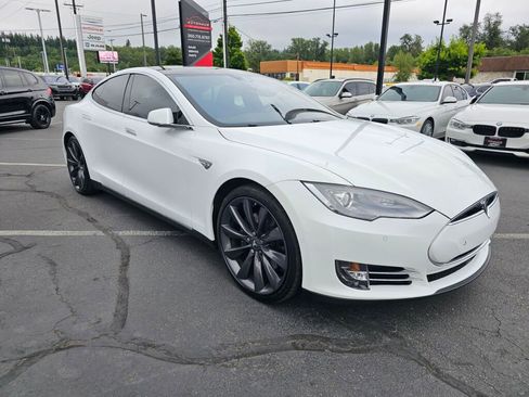 Used 2015 Tesla Model S 70D image 7
