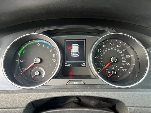 Used 2019 Volkswagen e-Golf SE image 13