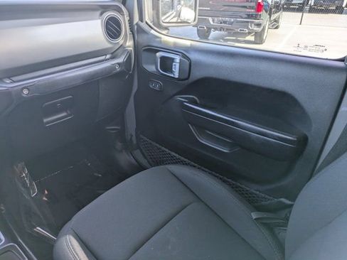 Used 2021 Jeep Gladiator Sport image 15