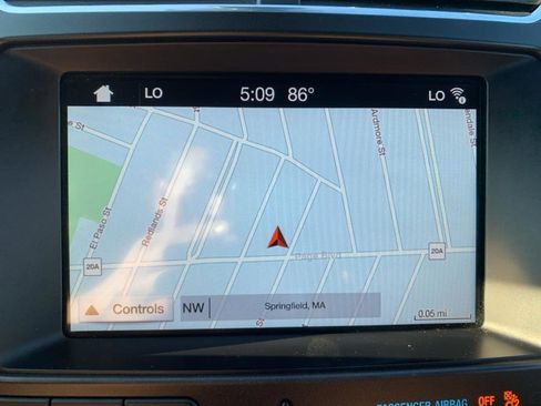 Used 2017 Ford Explorer Platinum image 17