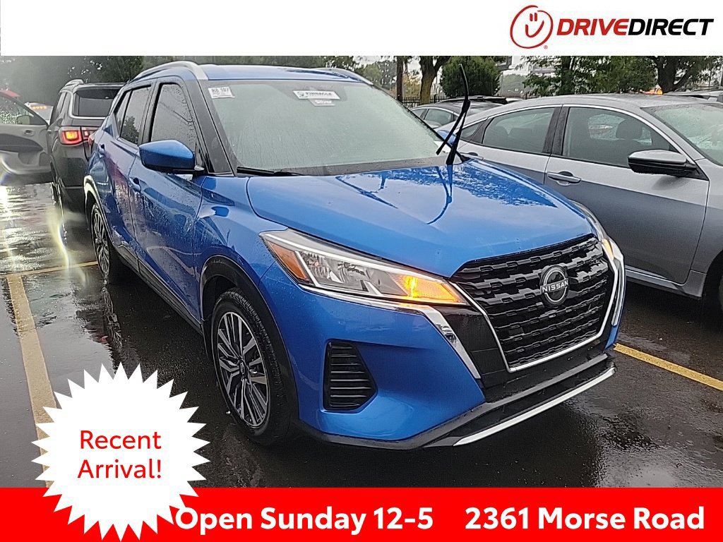 Used 2022 Nissan Kicks SV FWD image 1