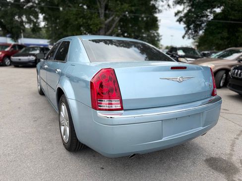 Used 2013 Chrysler 300 RWD image 7