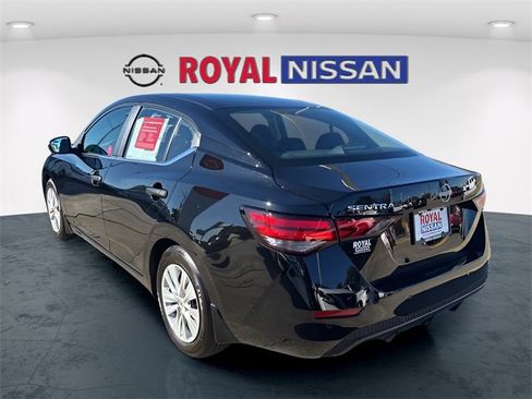 Used 2025 Nissan Sentra S image 5