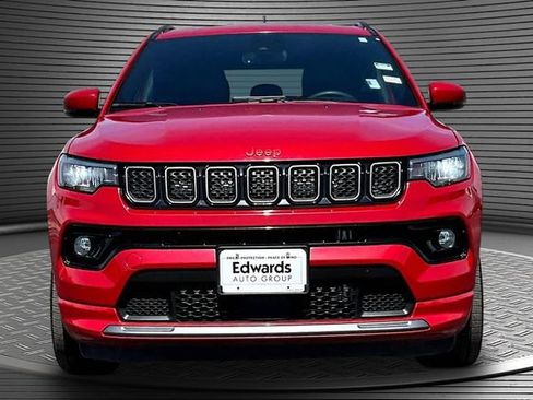 Used 2023 Jeep Compass Limited AWD/4WD image 2