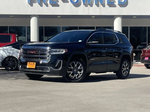 Used 2023 GMC Acadia SLT image 2