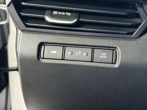 Used 2024 Nissan Altima 2.5 SV FWD image 12