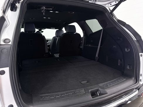 Used 2022 Buick Enclave Premium AWD/4WD image 35