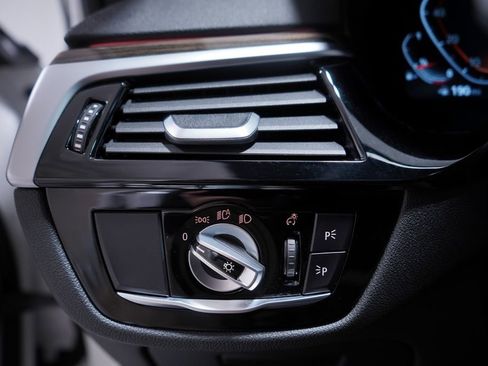 Used 2022 BMW 530i w/ Convenience Package image 19