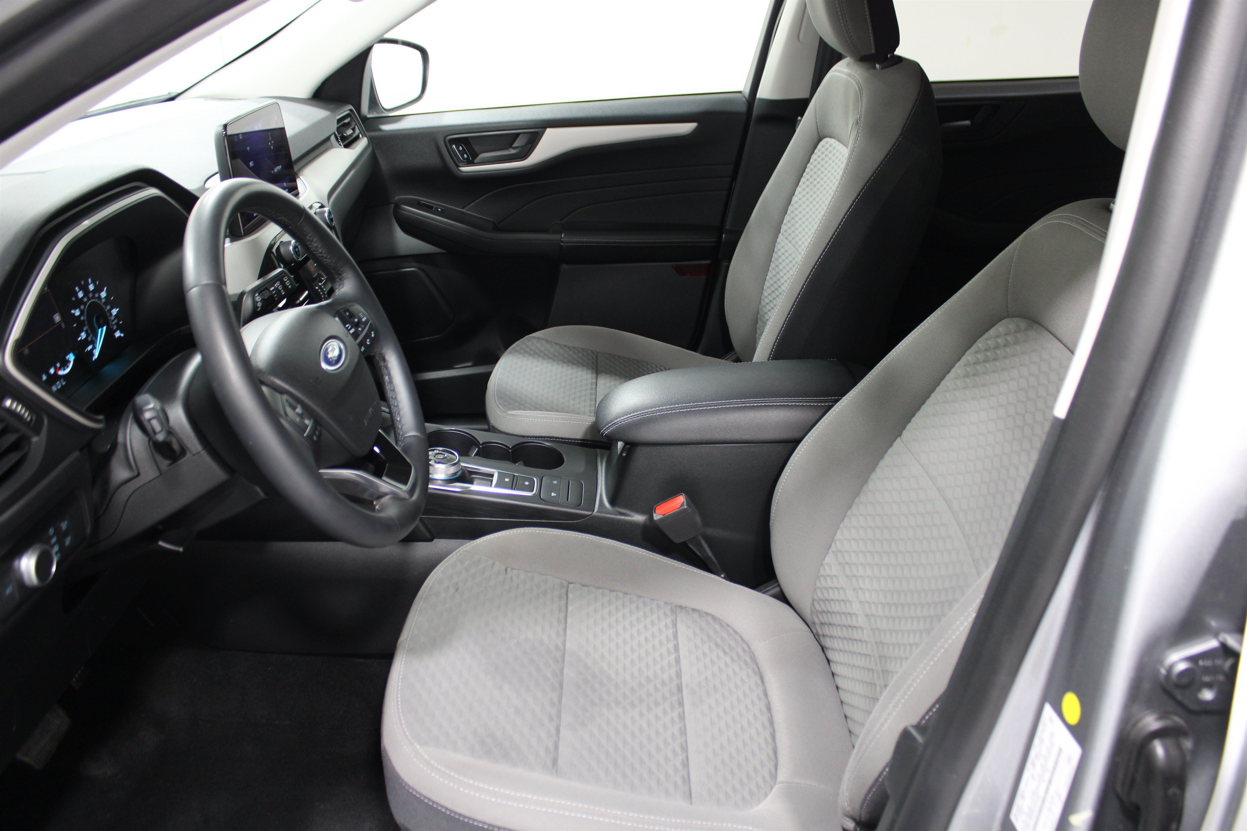 Used 2022 Ford Escape SE w/ Convenience Package AWD/4WD image 3