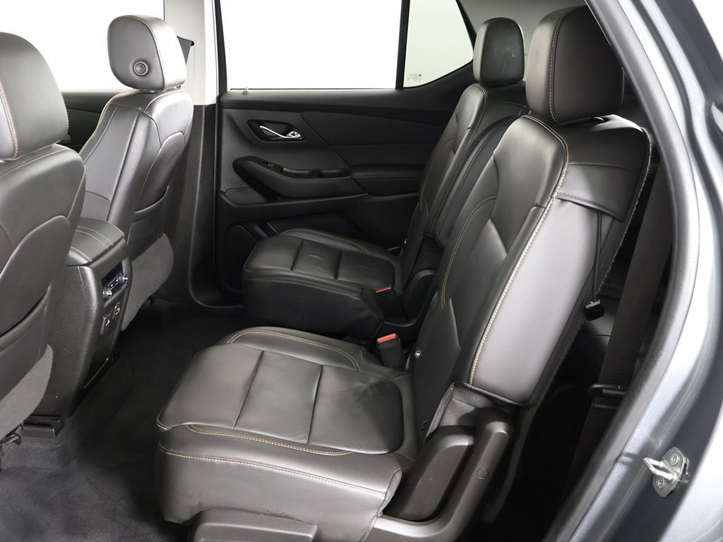 Used 2021 Chevrolet Traverse RS w/ LPO, Floor Liner Package AWD/4WD image 40