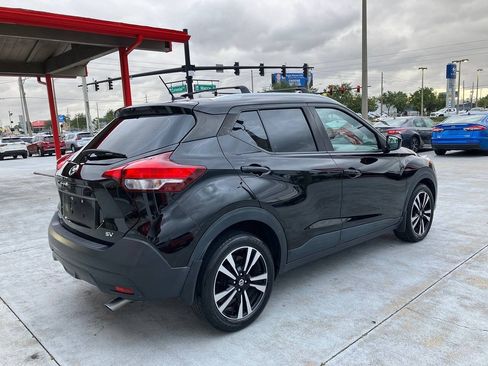 Used 2019 Nissan Kicks SV w/ Exterior Package FWD image 9