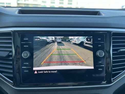 Used 2022 Volkswagen Atlas SEL image 19