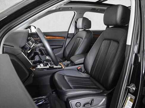 Used 2023 Audi Q5 2.0T Premium w/ Convenience Package AWD/4WD image 17
