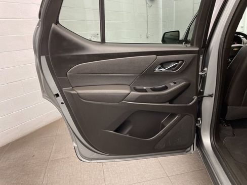 Used 2023 Chevrolet Traverse Premier image 26