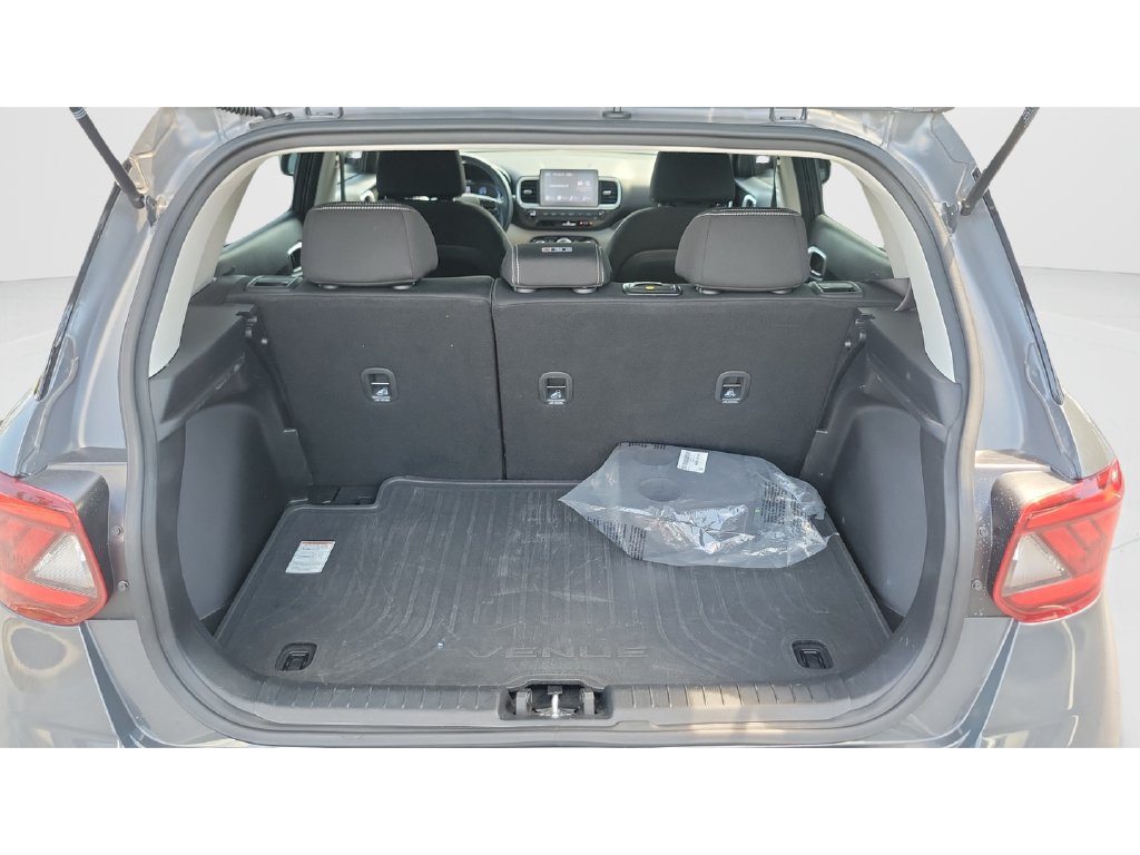 Certified 2023 Hyundai Venue SEL FWD image 10