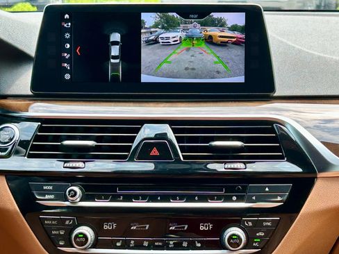 Used 2018 BMW 530i xDrive image 25