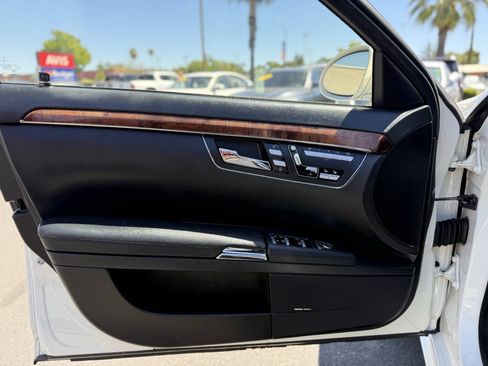 Used 2009 Mercedes-Benz S 550 image 8