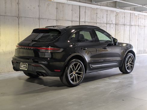 Certified 2026 Porsche Macan AWD/4WD image 9
